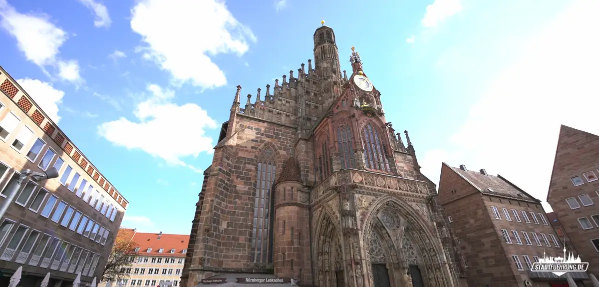 Frontansicht der Frauenkirche Nürnberg