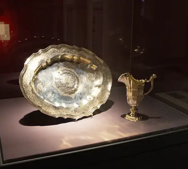 Ausstellungsstücke im Schlossmuseum vom Schloss Johannisburg