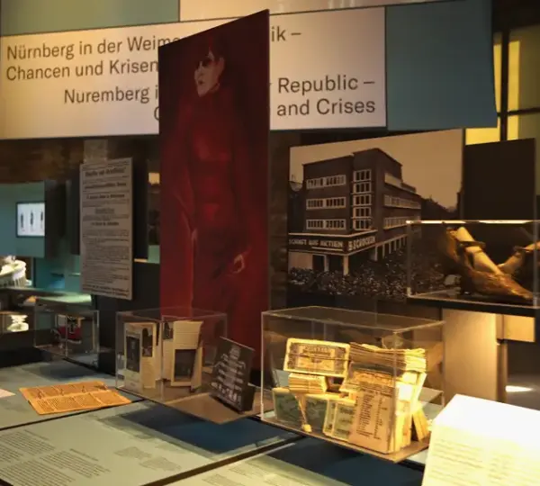 Ausstellungsstücke in der Interimsausstellung Dokumentationszentrum Reichsparteitagsgelände