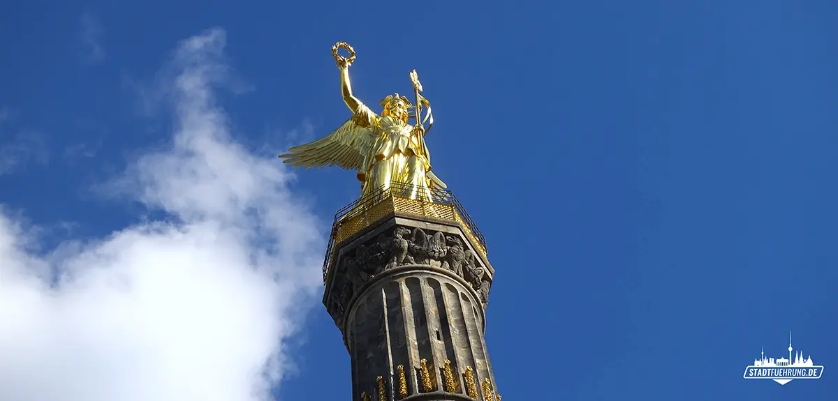 Berliner Siegessäule mit der Figur der Siegesgöttin Viktoria