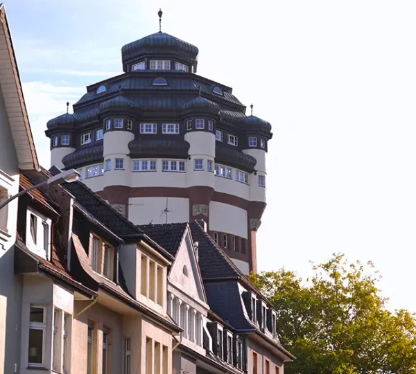Blick auf den Neuen Wasserturm in Mönchengladbach