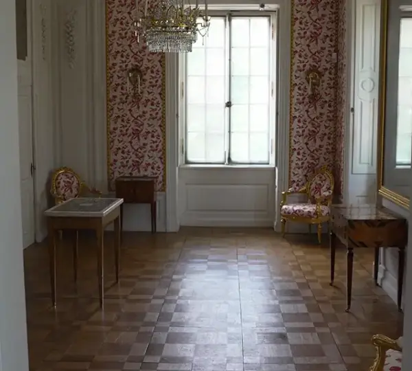 Blick ins Schlafzimmer im Schloss Schönbusch