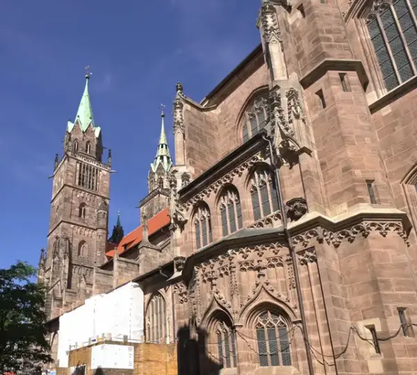 Fassade der Lorenzkirche Nürnberg