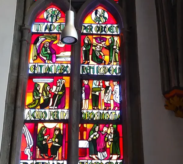 Fenster im Münster St. Vitus Fenster im Münster St. Vitus