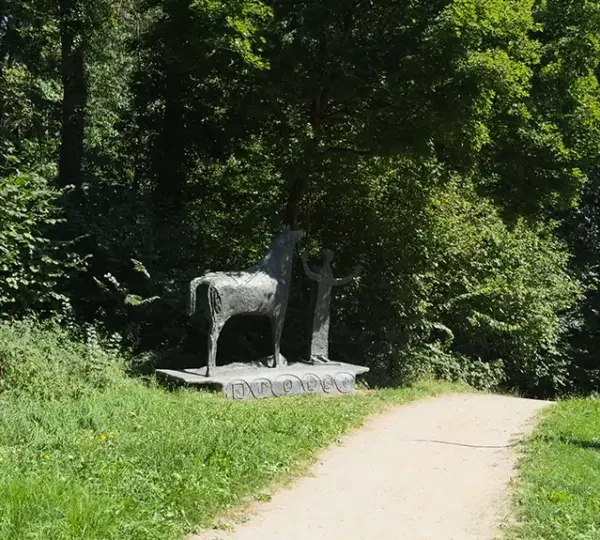Großplastiken im Skulpturengarten Heinrich Kirchner