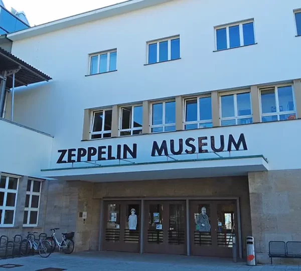 Haupteingang Nord vom Zeppelin Museum Friedrichshafen