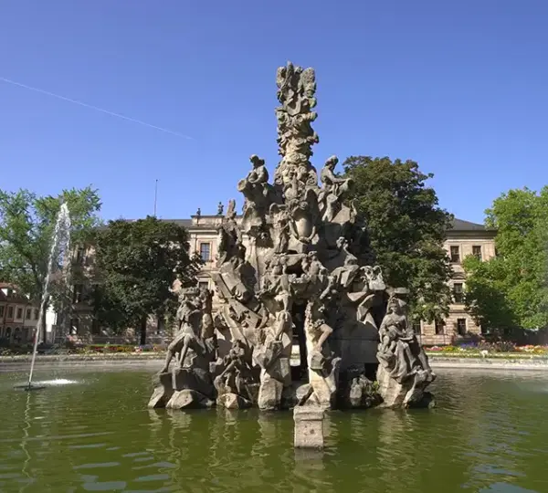 Hugenottenbrunnen im Schlossgarten Erlangen