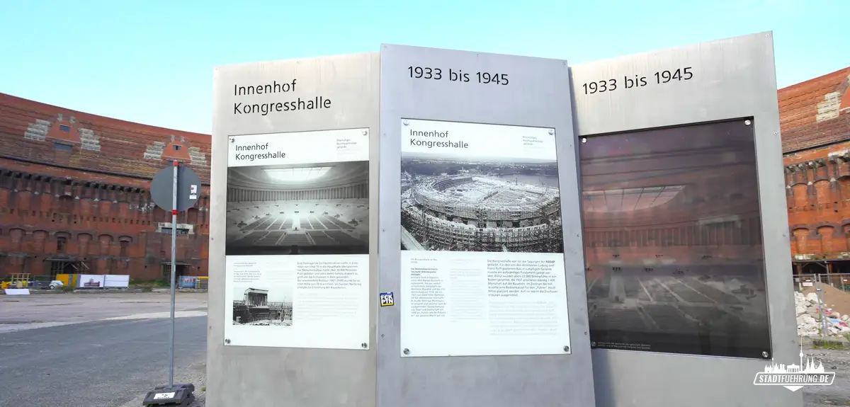 Info Tafeln in der Kongresshalle vom Dokumentationszentrum Reichsparteitagsgelände