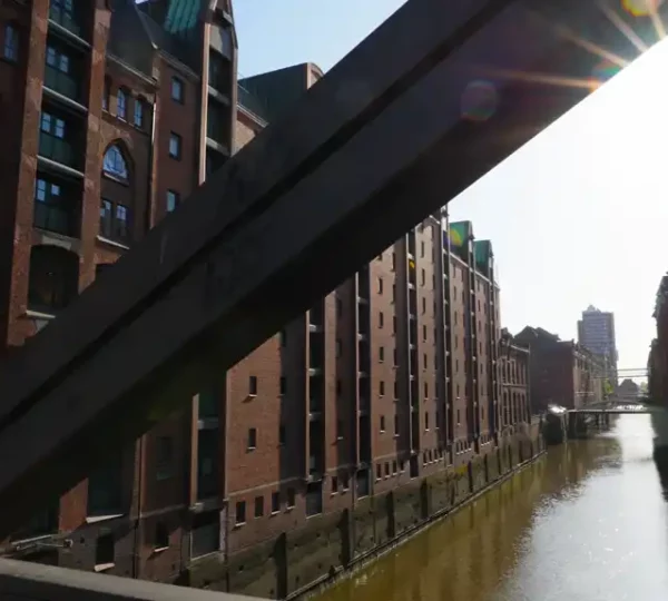 Kanal-in-der Speicherstadt