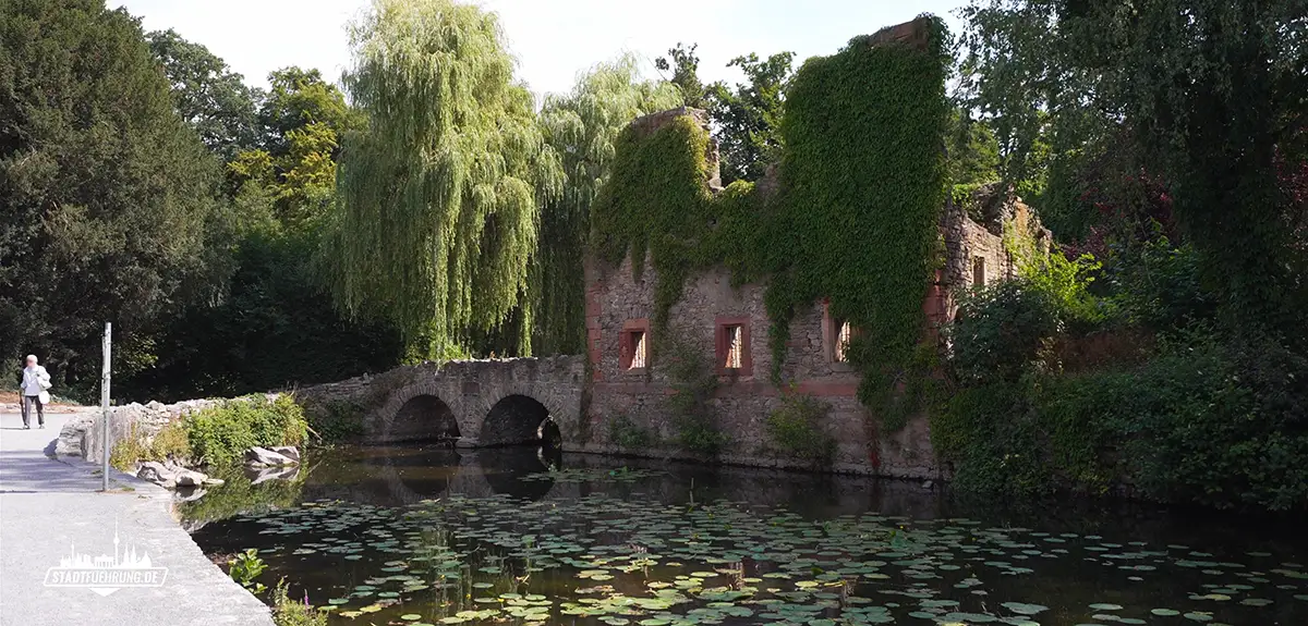 Kirchenruine zum Heiligen Grabe im Park Schöntal