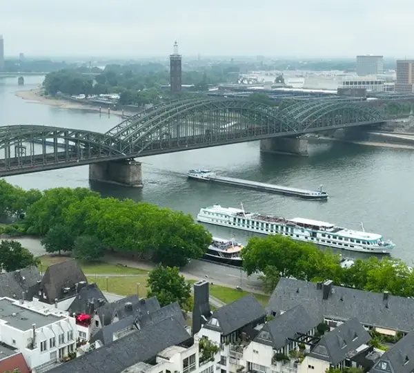 Luftaufnahme der Hohenzollernbrücke