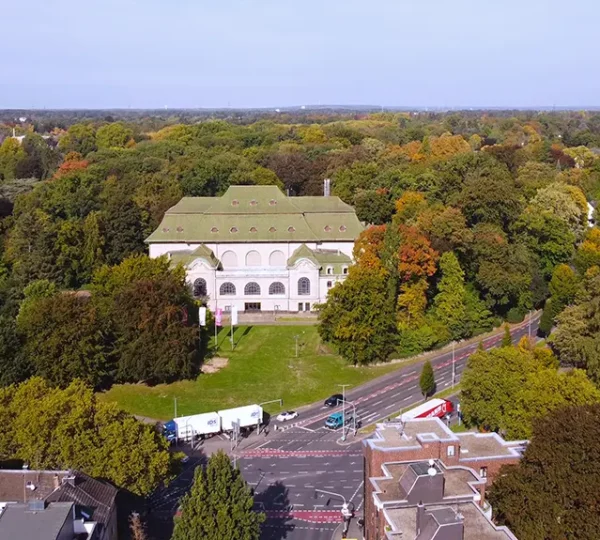Luftaufnahme der Kaiser-Friedrich-Halle