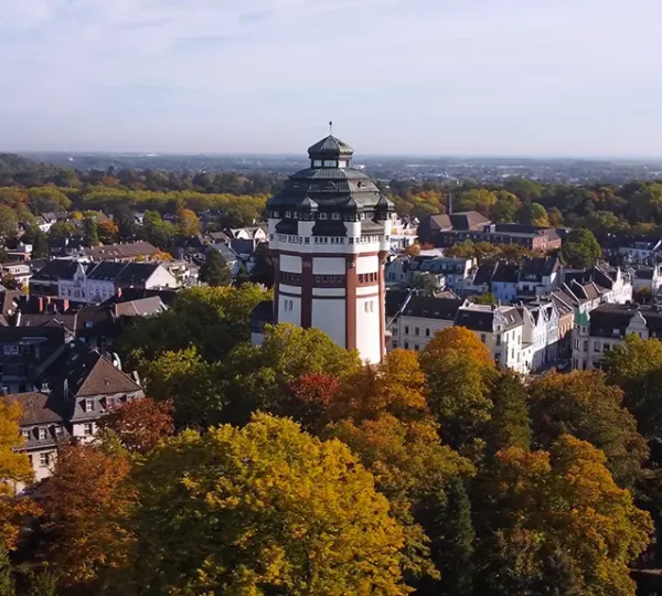 Luftaufnahme vom Neuen Wasserturm in Mönchengladbach