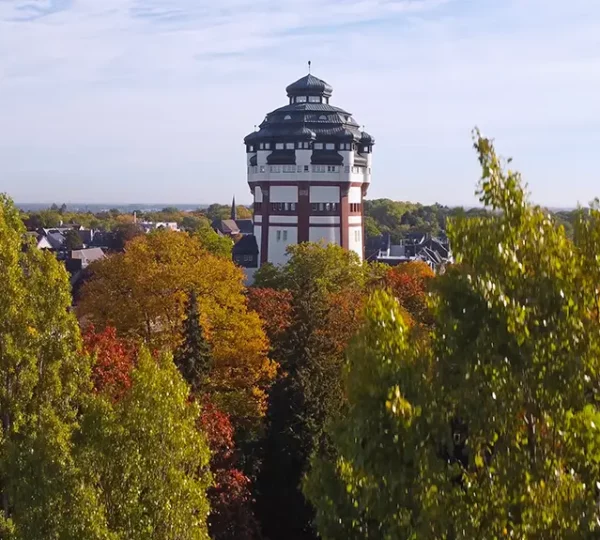 Luftaufnahme vom Neuen Wasserturm in Mönchengladbach