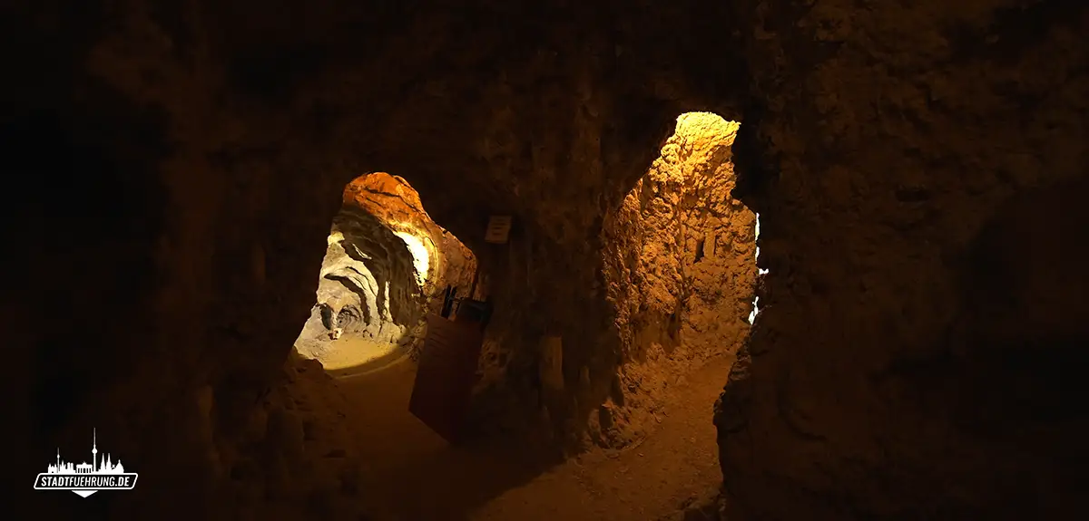 Neischl-Höhle im Botanischen Garten Erlangen