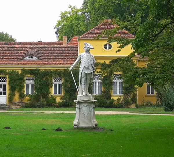 Statue von Friedrich dem Großen im Park Sanssouci