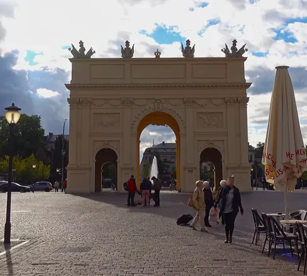 Stadtseite vom Brandenburger Tor in Potsdam