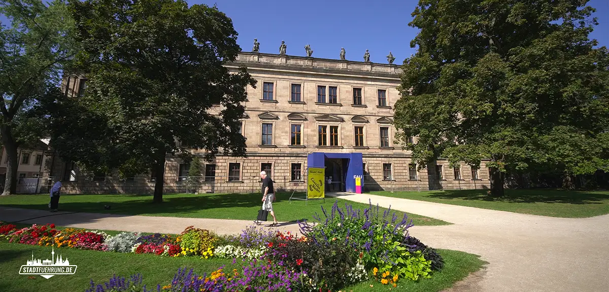 Rückseite vom Erlanger Schloss im Schlossgarten
