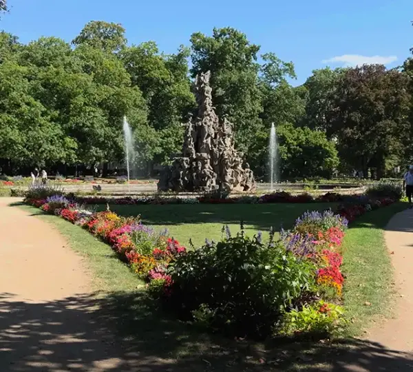 Schlossgarten Erlangen mit Hugenottenbrunnen
