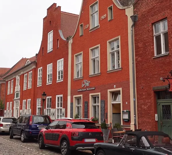 Typische Straße im Holländischen Viertel