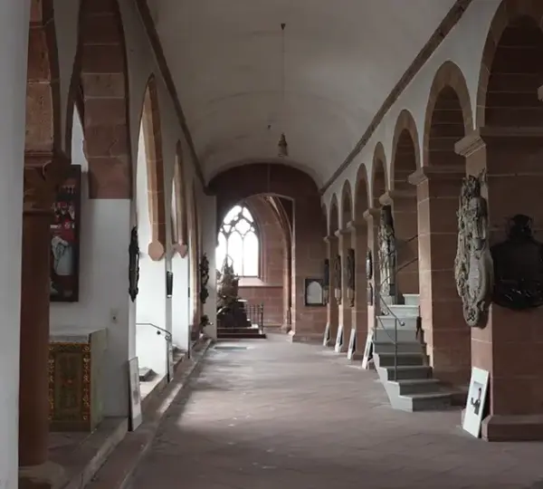 Südliches Seitenschiff der Stiftsbasilika Aschaffenburg