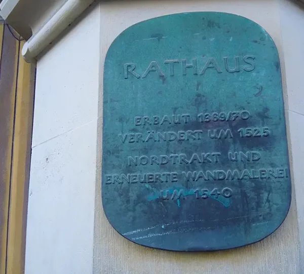 Tafel am Ulmer Rathaus