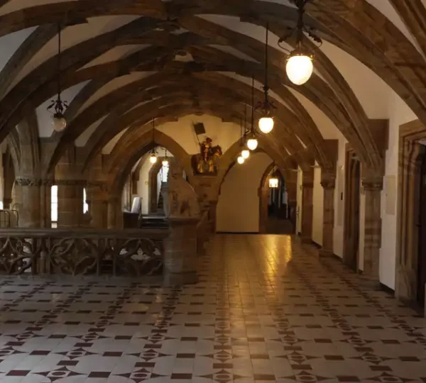 Treppenhaus des Neuen Rathaus in München