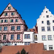 Ulmer Stadtmauer mit Rosengarten und Metzgerturm