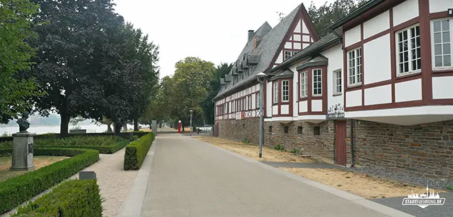 Weindorf in den Kaiserin-Augusta-Anlagen